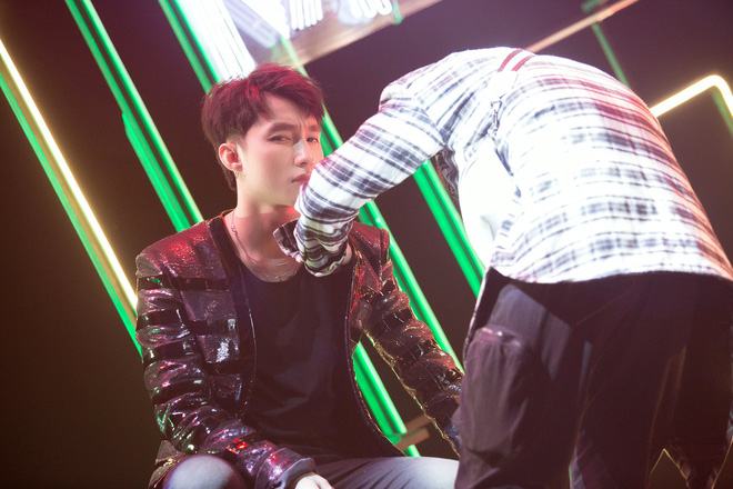 Hình ảnh mới nhất của Sơn Tùng M-TP sau thời gian dài ở ẩn